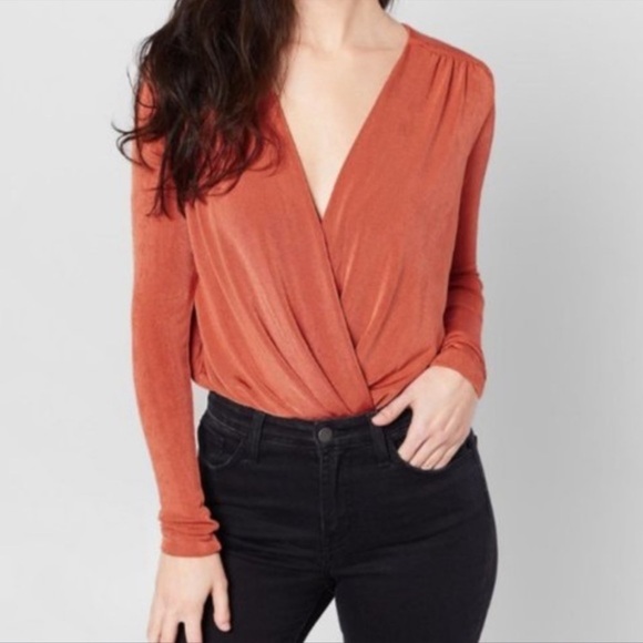 Free People Turnt Metallic Shiny Peach Orange V Neck Drapey Long Sleeve Bodysuit - Picture 3 of 13